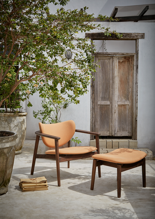 Anoa Lounge Chair and Anoa Ottoman
